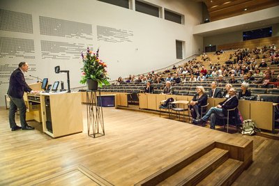 Søren K. Moestrup holder festforelæsning