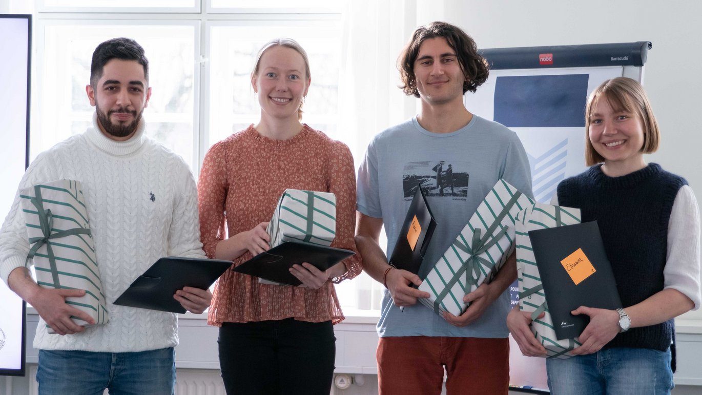 On Thursday 2 February, four students received the prize and the associated diploma. From left to right: Muhammed Alparslan Gøkhan, Camilla Westergaard Rasmussen, Adam Flensborg Safikhany and Elisabeth Krogsgaard Petersen.