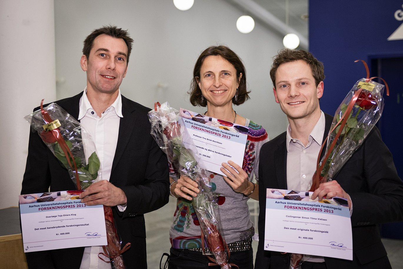 Fra venstre mod højre ses Tejs Ehlers Klug, Tine Brink Henriksen og Simon Tilma Vistisen. Foto: Tonny Foghmar/Aarhus Universitetshospital. Fra venstre mod højre ses Tejs Ehlers Klug, Tine Brink Henriksen og Simon Tilma Vistisen. Foto: Tonny Foghmar/Aarhus Universitetshospital.