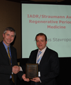 Det er langt fra første gang, at Andreas Stavropoulos bliver hædret for sin forskning. I 2006 modtog han Anthony Rizzo Young Investigator Award fra IADR Periodontal Research Group, i 2011 Basic Research Award fra European Association of Osseointegration o