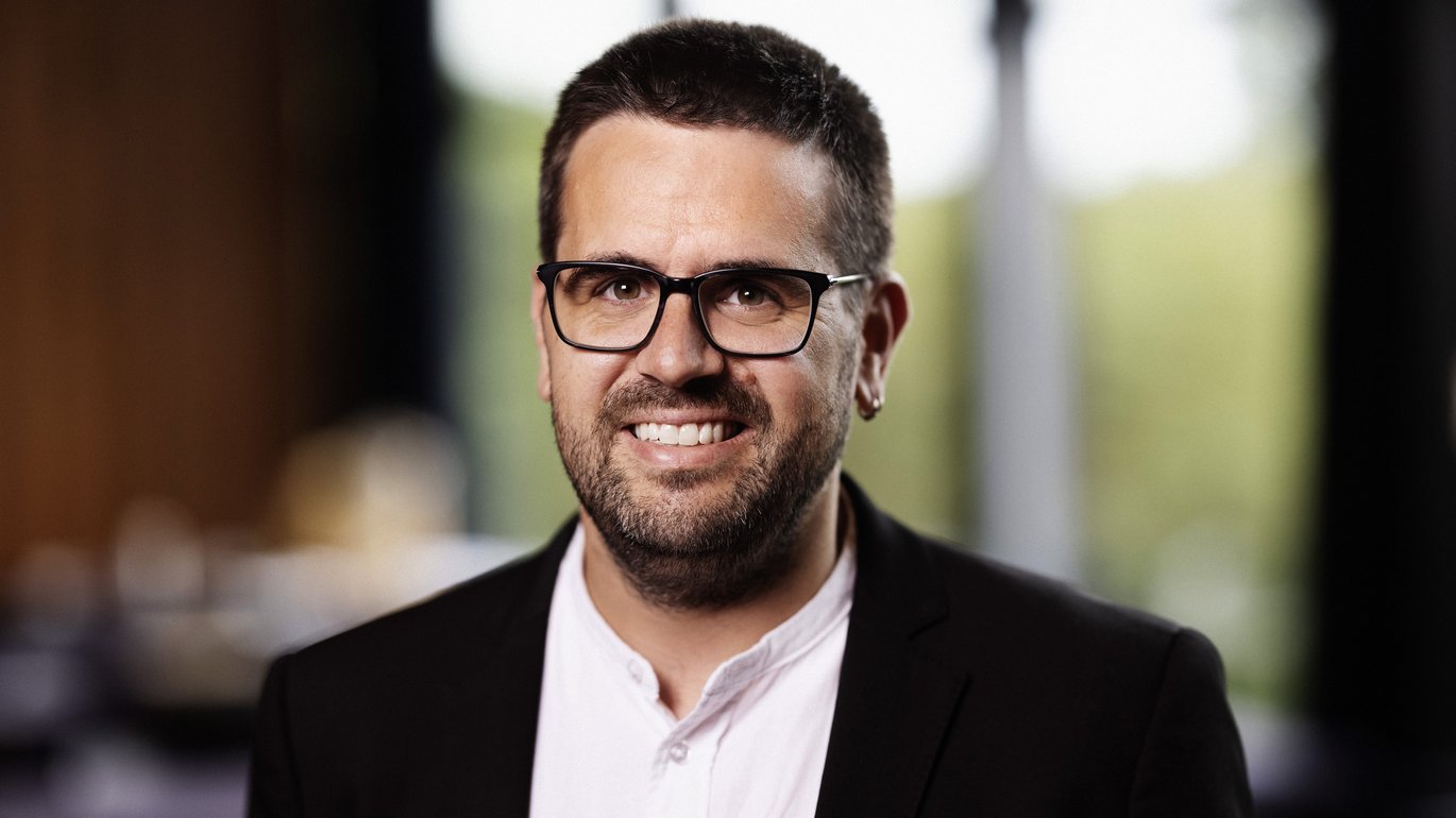 Oleguer Plana-Ripoll tiltrådte den 1. maj 2025 som professor i psykiatrisk epidemiologi på Center for Registerforskning ved Institut for Folkesundhed i Aarhus.