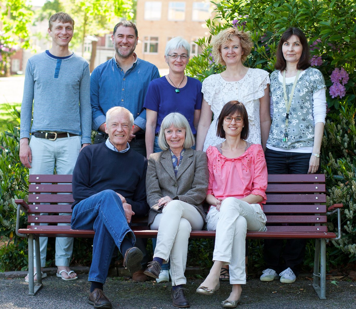 Professor Bente Nyvad og professor Mogens Kilian står bag konferencen om bakterier i munden. Her er de flankeret af organisationsgruppen, som består af Irene Dige, Sebastian Schlafer, Rodrigo Lopez, Jesper Reinholdt, Mette Provstgaard og Professor Bente Nyvad og professor Mogens Kilian står bag konferencen om bakterier i munden. Her er de flankeret af organisationsgruppen, som består af Irene Dige, Sebastian Schlafer, Rodrigo Lopez, Jesper Reinholdt, Mette Provstgaard og