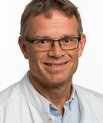 [Translate to English:] Martin Lind er ny klinisk lærestolsprofessor på Institut for Klinisk Medicin, hvor han har specialiseret sig inden for ortopædkirurgi og idrætstraumatologi. Foto:Michael Harder.