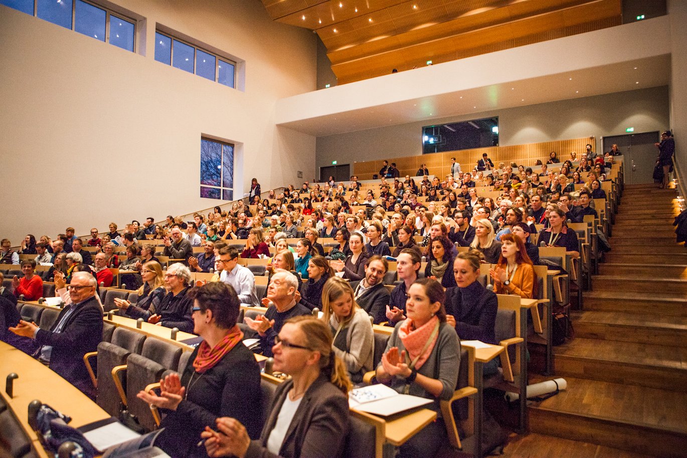 Der var stor opbakning til ph.d.-dagen på Health, hvor tre ph.d.-studerende fra Health delte et prestigefyldt legat for deres forskning inden for sundhed. Der var stor opbakning til ph.d.-dagen på Health, hvor tre ph.d.-studerende fra Health delte et prestigefyldt legat for deres forskning inden for sundhed.