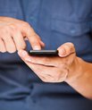 Både børn, unge og voksne kan bidrage til den nye, løbende trivselsmåling – for eksempel via smartphone.