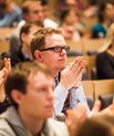 Ph.d.-dagen på Health var et kæmpe tilløbsstykke, og universitetes største auditorium var proppet da dekan Allan Flyvbjerg bød velkommen.