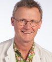 Henning Grønbæk forsker i leversygdomme, med særligt fokus på fedtleversygdom og skrumpelever. Han er tiltrådt i et nyt professorat på Aarhus Universitet, Aarhus Universitetshospital.