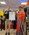 Leonardo Bonetti fik prisen overrakt af Chithra Ramakrishnan, kunstnerisk leder af Birmingham Thyagaraja Festival, ved en ceremoni på Indiens Generalkonsulat i Birmingham. 