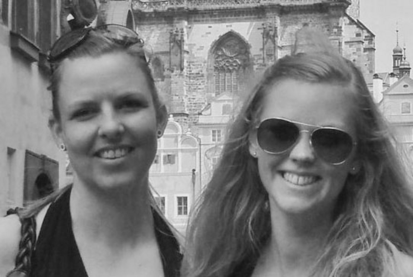 De to erhvervs-ph.d.-studerende Mette Ladefoged (til venstre) og Lise Høj Thomsen (til højre) nyder godt af samarbejdet mellem Aarhus Universitet og Novo Nordisk A/S og forener dagligt teori med praksis. De to erhvervs-ph.d.-studerende Mette Ladefoged (til venstre) og Lise Høj Thomsen (til højre) nyder godt af samarbejdet mellem Aarhus Universitet og Novo Nordisk A/S og forener dagligt teori med praksis.