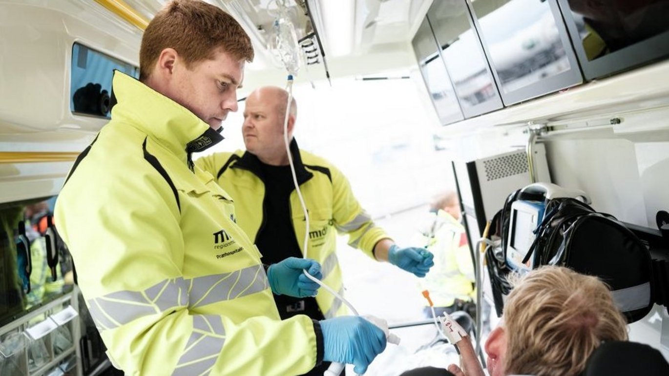 Med status som universitetsklinik styrker Præhospitalet i Region Midtjylland sin forskningsindsats og samarbejdet med Aarhus Universitet – til gavn for patienterne. Med status som universitetsklinik styrker Præhospitalet i Region Midtjylland sin forskningsindsats og samarbejdet med Aarhus Universitet – til gavn for patienterne.