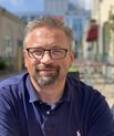 Professoratet træder i kraft den 1. juli 2025 og er finansieret af Region Midtjyllands Sundhedsvidenskabelige Forskningsfond og Aarhus Universitet. 