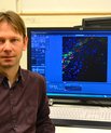Morten Schallburg Nielsen fra Aarhus Universitet har netop fået seks millioner kroner fra Lundbeckfonden til at forske i, hvordan molekyler transporteres fra blodet og ind i hjernen