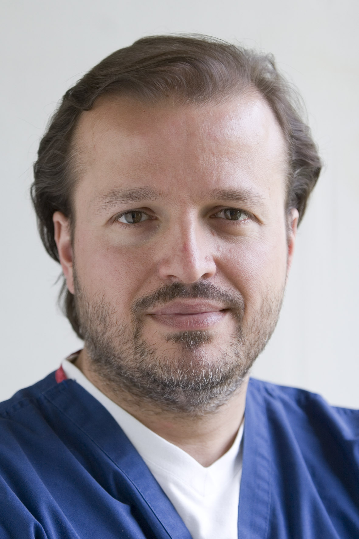 Lektor, dr.odont. Andreas Stavropoulos fra Aarhus Universitet har fået Zendium-prisen 2012 for sit forsknings- og formidlingsarbejde inden for behandling af parodontose. Lektor, dr.odont. Andreas Stavropoulos fra Aarhus Universitet har fået Zendium-prisen 2012 for sit forsknings- og formidlingsarbejde inden for behandling af parodontose.