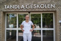 Prisen får Trine Wulff for sit forløb i afdelingen Geriatric & Special Needs Dentistry. Prisen får Trine Wulff for sit forløb i afdelingen Geriatric & Special Needs Dentistry.